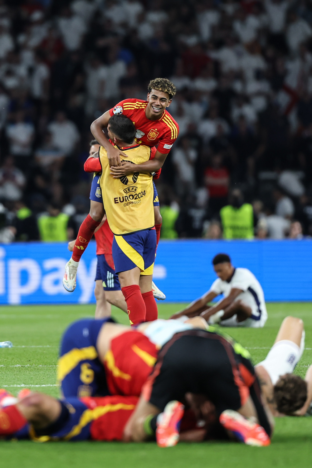 1xbet体育地址-西班牙中场传控技术出色，助球队夺得冠军的简单介绍